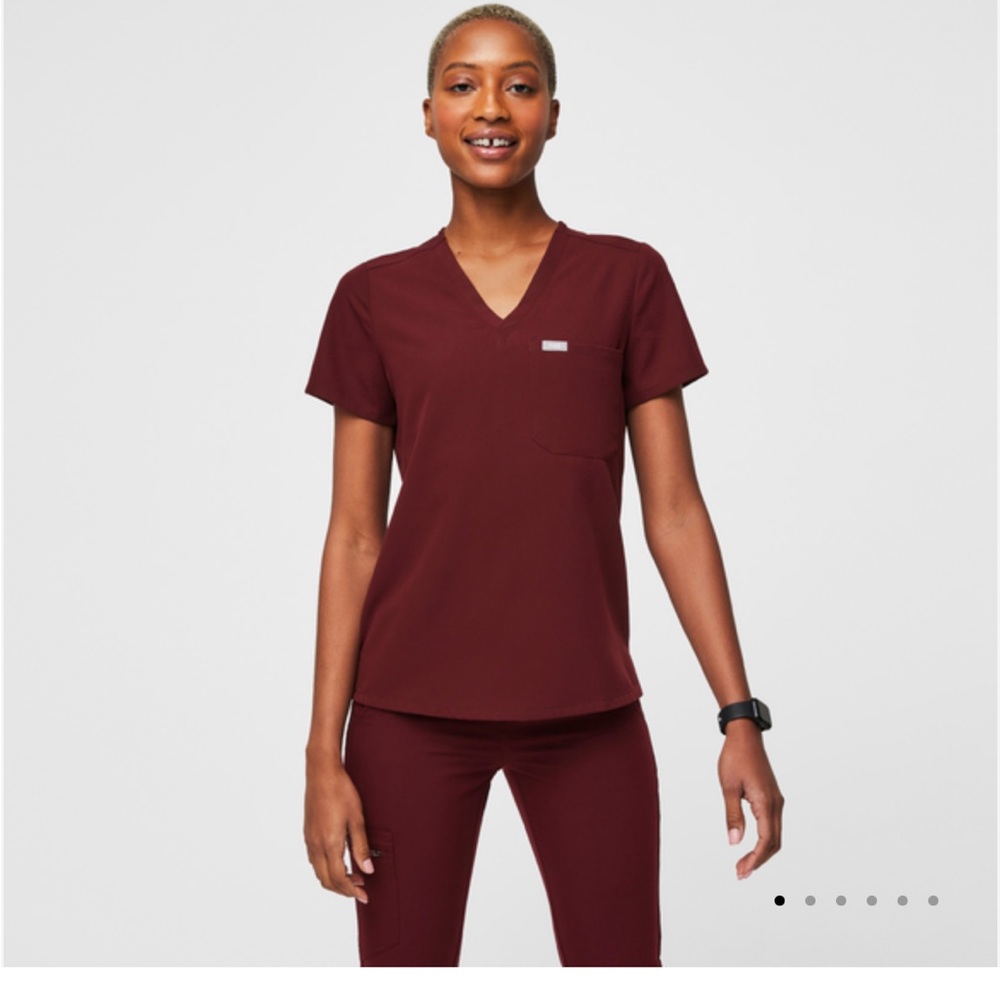 Figs burgundy Catalina scrub top medium